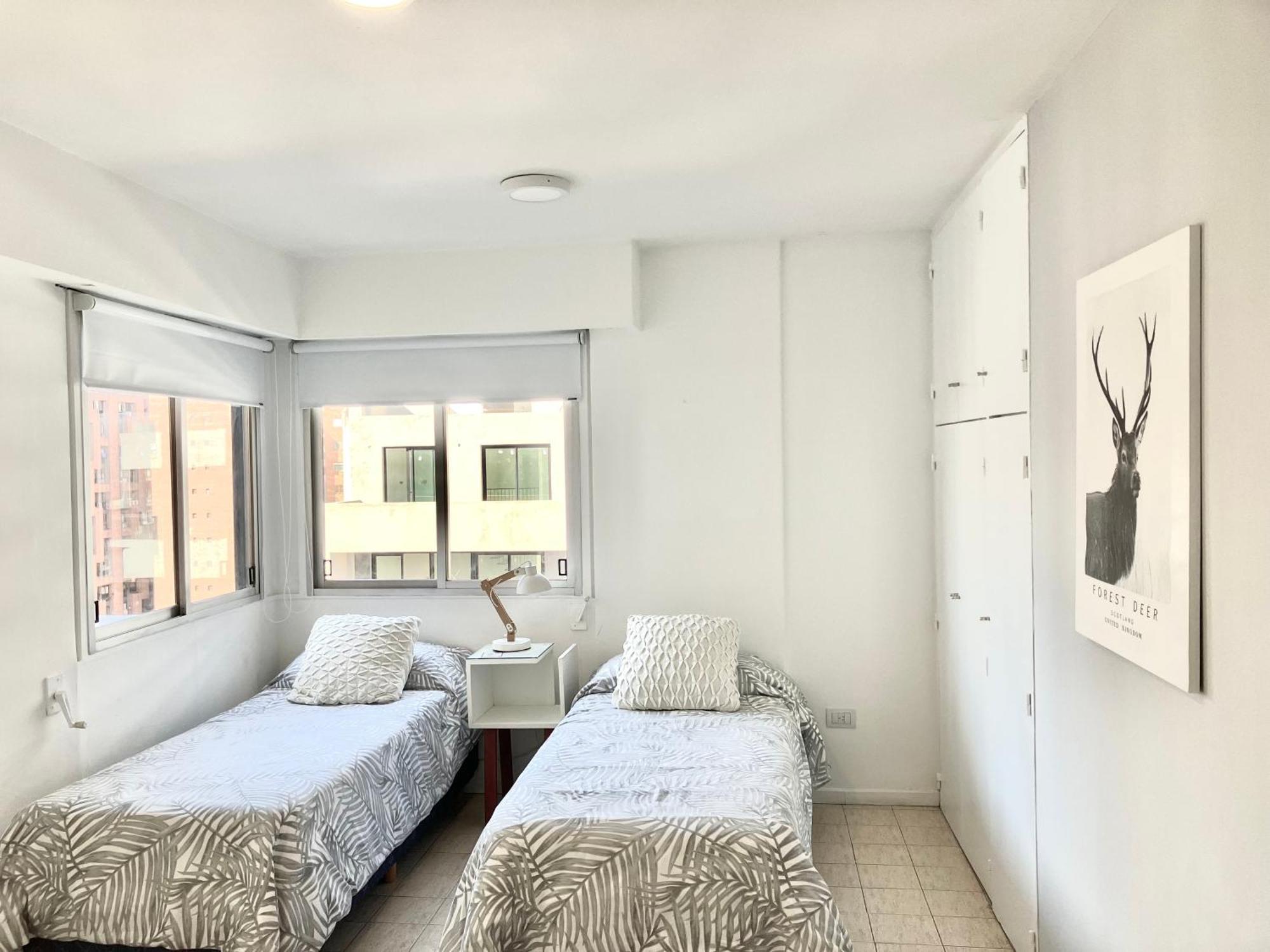 コルドバ2 Dorm Sobre Av Hipolito Yrigoyenアパートメント エクステリア 写真