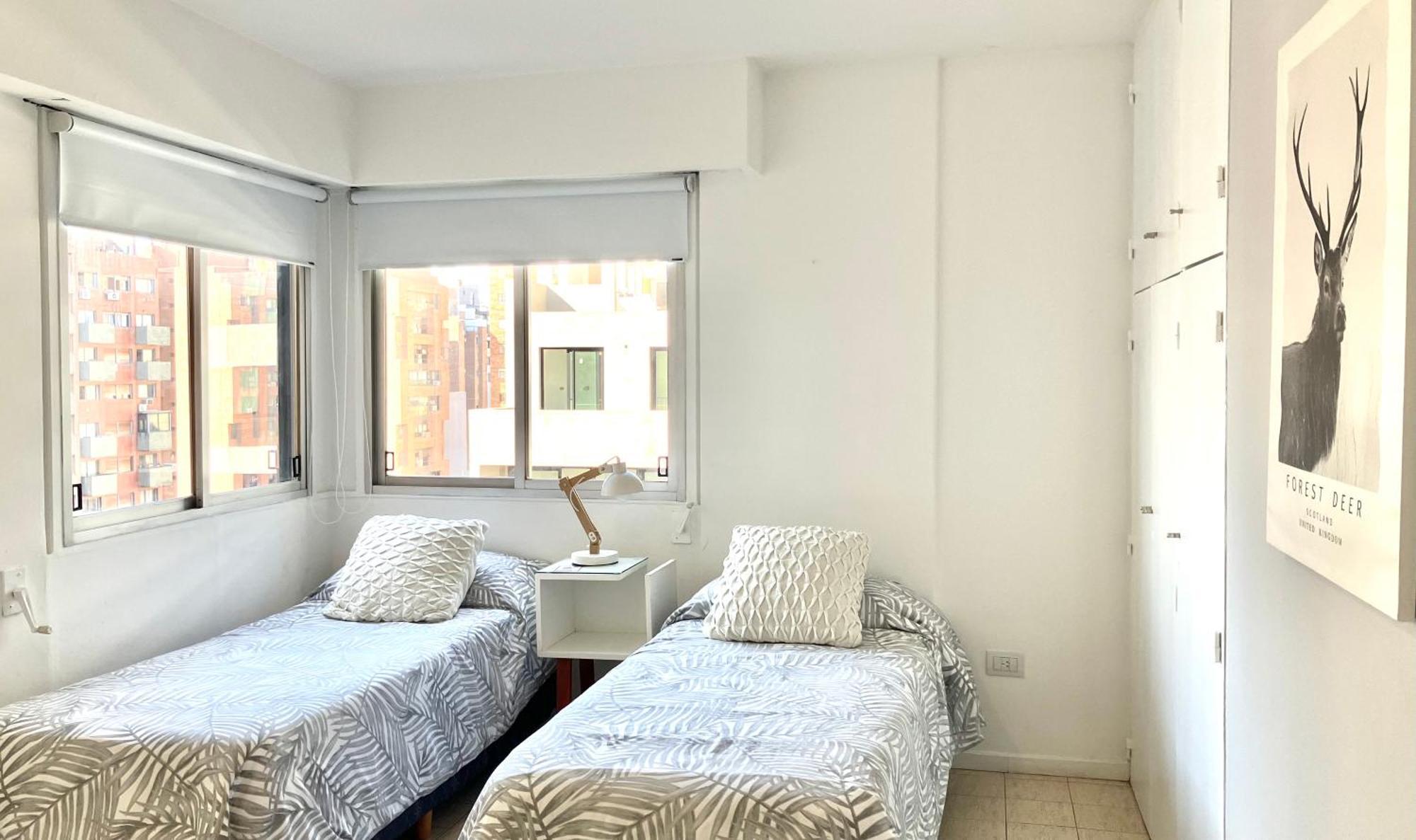 コルドバ2 Dorm Sobre Av Hipolito Yrigoyenアパートメント エクステリア 写真