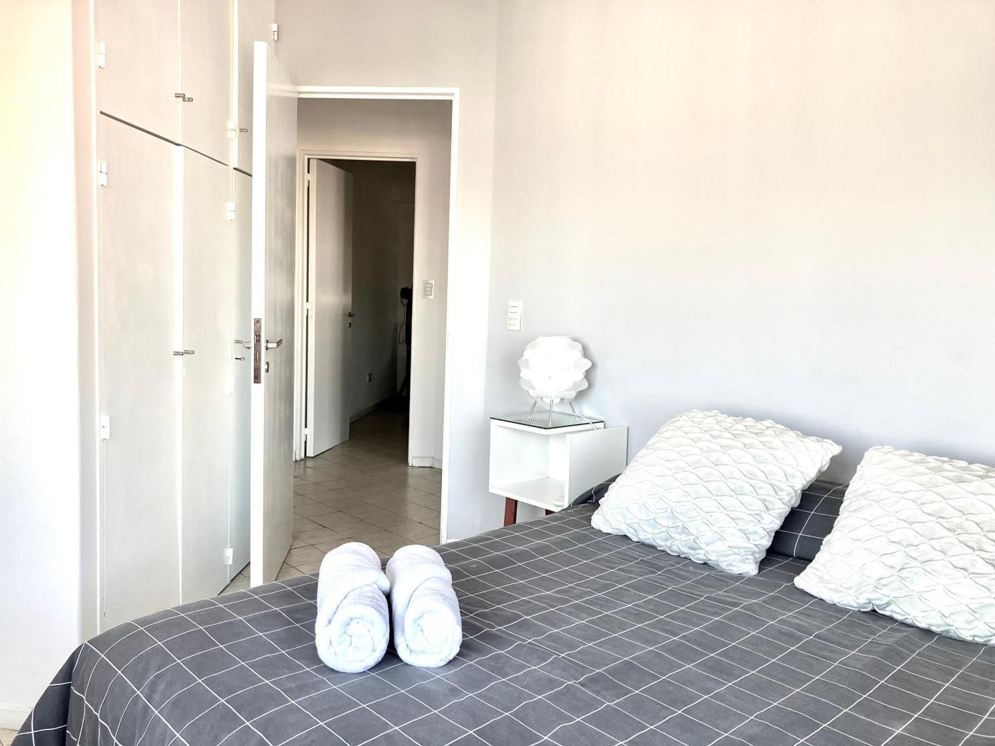 コルドバ2 Dorm Sobre Av Hipolito Yrigoyenアパートメント エクステリア 写真