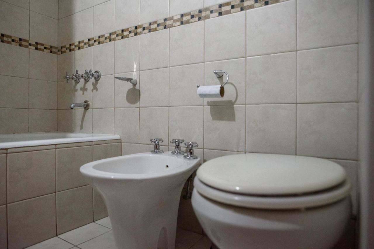 コルドバ2 Dorm Sobre Av Hipolito Yrigoyenアパートメント エクステリア 写真
